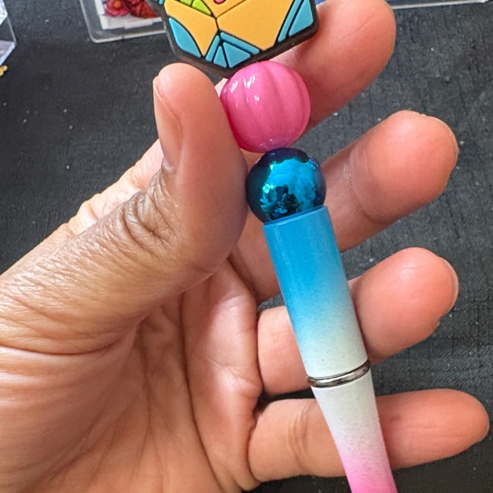 Colorful Pen - Picture 4 of 6